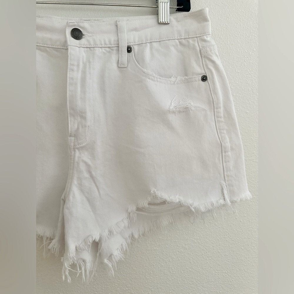 Pistola Denim women’s white distressed shorts size 28 - Picture 5 of 10